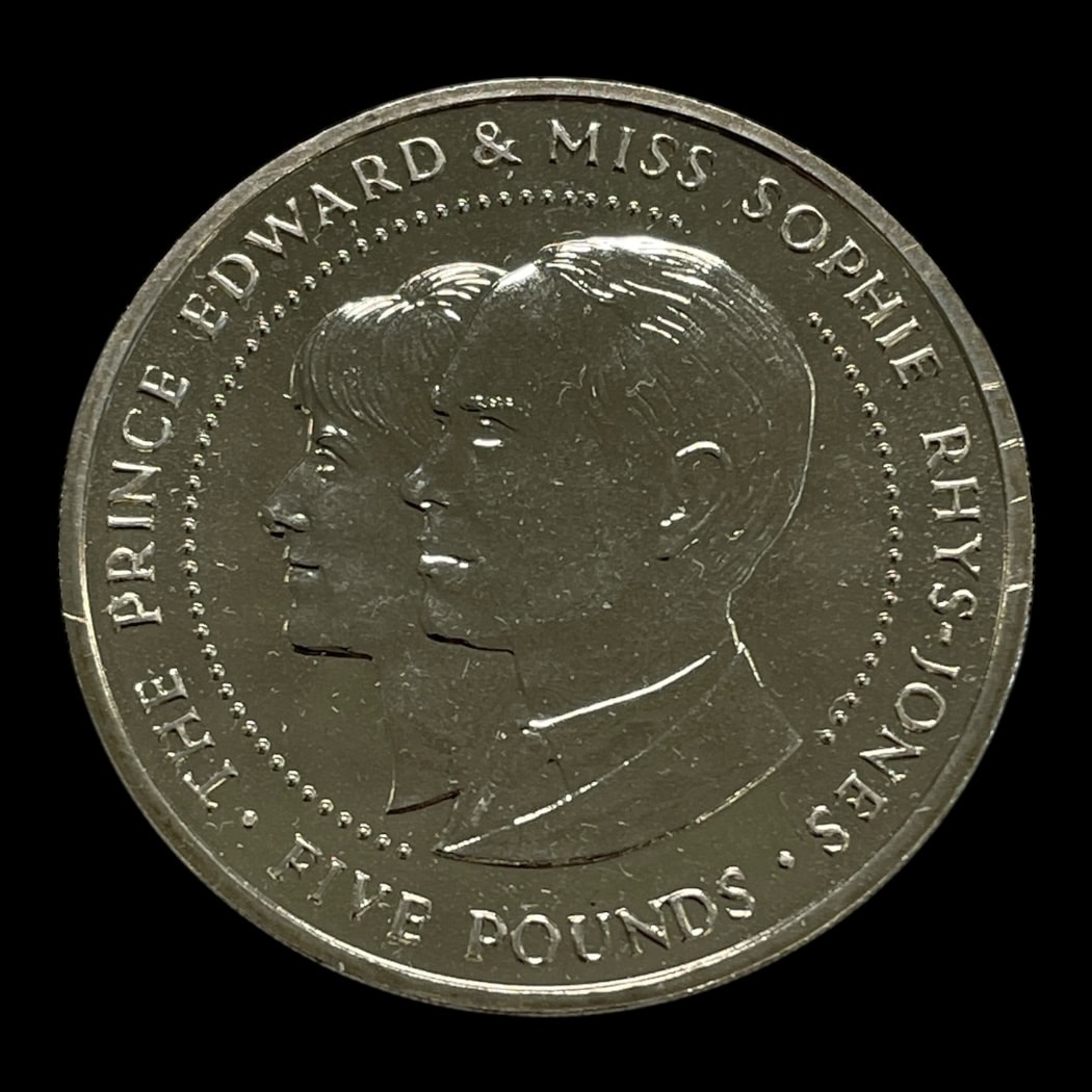 5 Pounds 1999 Guernsey - Prins Edward Bryllup Ikke-cirkulerende mønter Sammensætning Kobber-nikkel Vægt 27,71 Gram