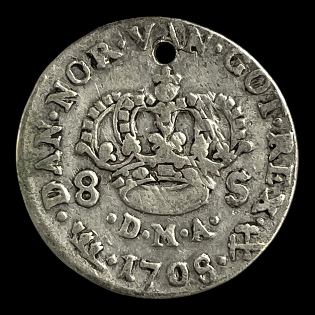 8 Skilling 1708 Danmark Sieg 6. H 42 NB: Hul